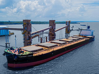 TGPM carrega maior navio de soja da Região Norte do Brasil